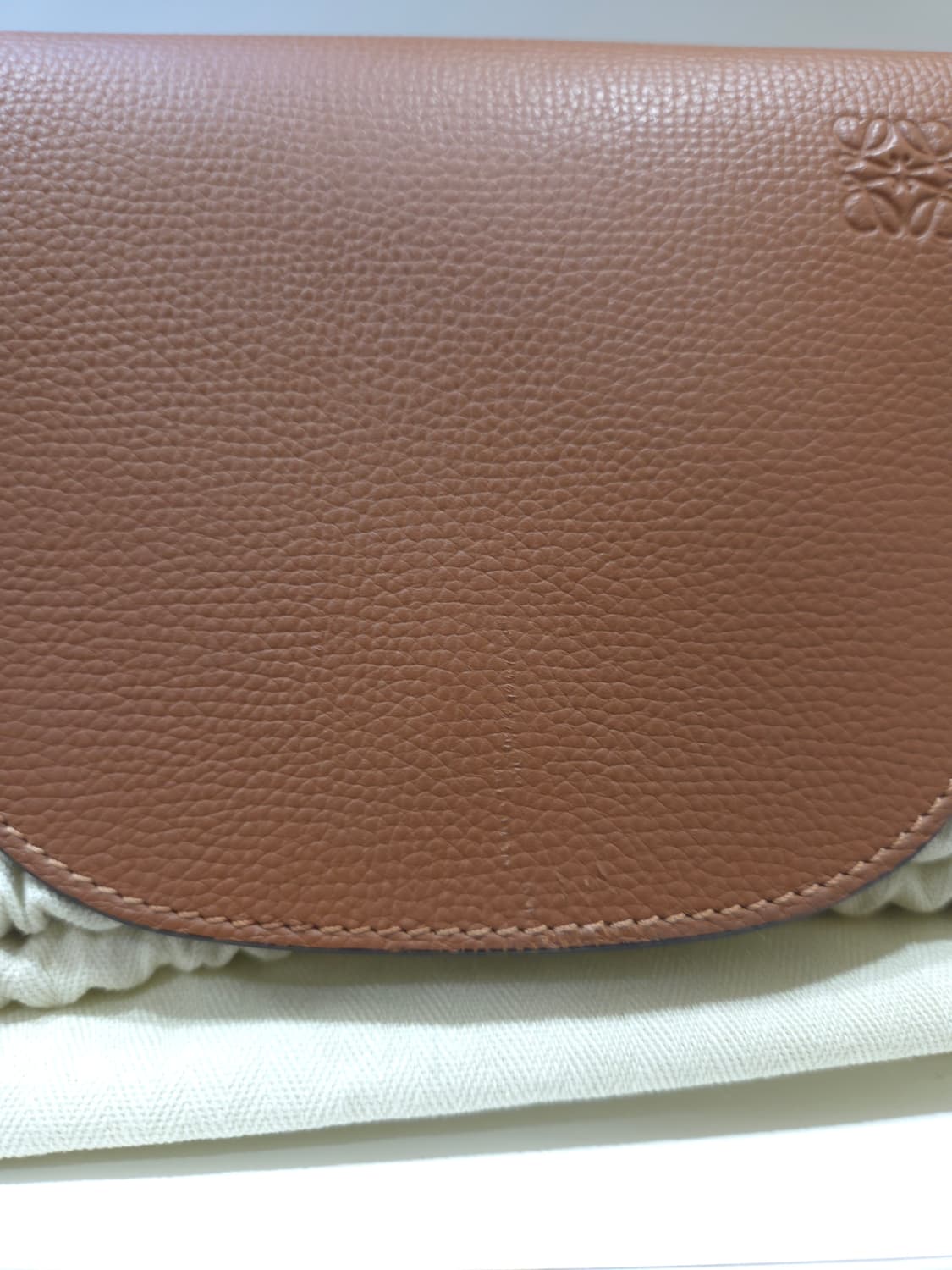 로에베 게이트백 상품이미지4