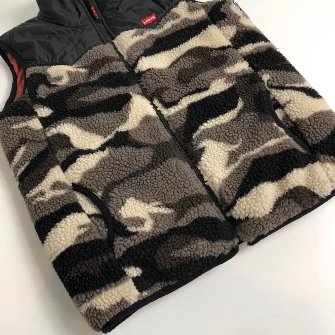 리바이스 카모 플리스 조끼패딩 상품이미지3