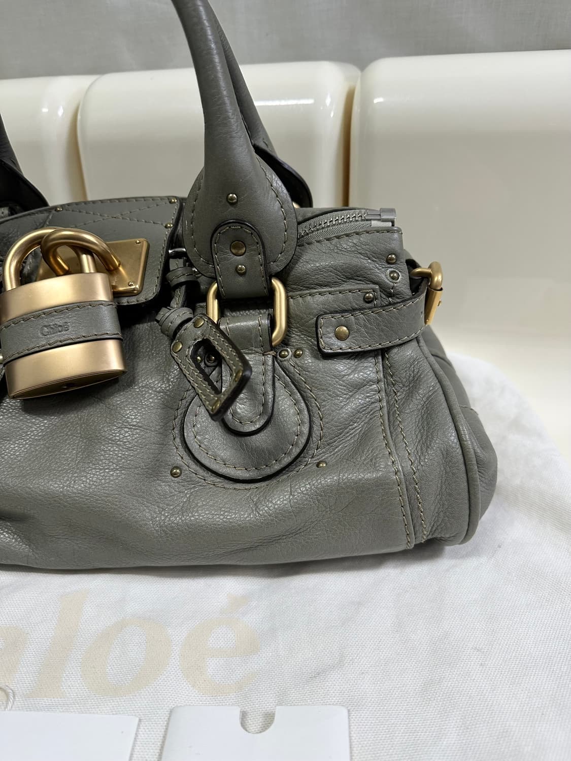 [A+ 정품] 끌로에 패딩턴백 그레이카키 상품이미지5