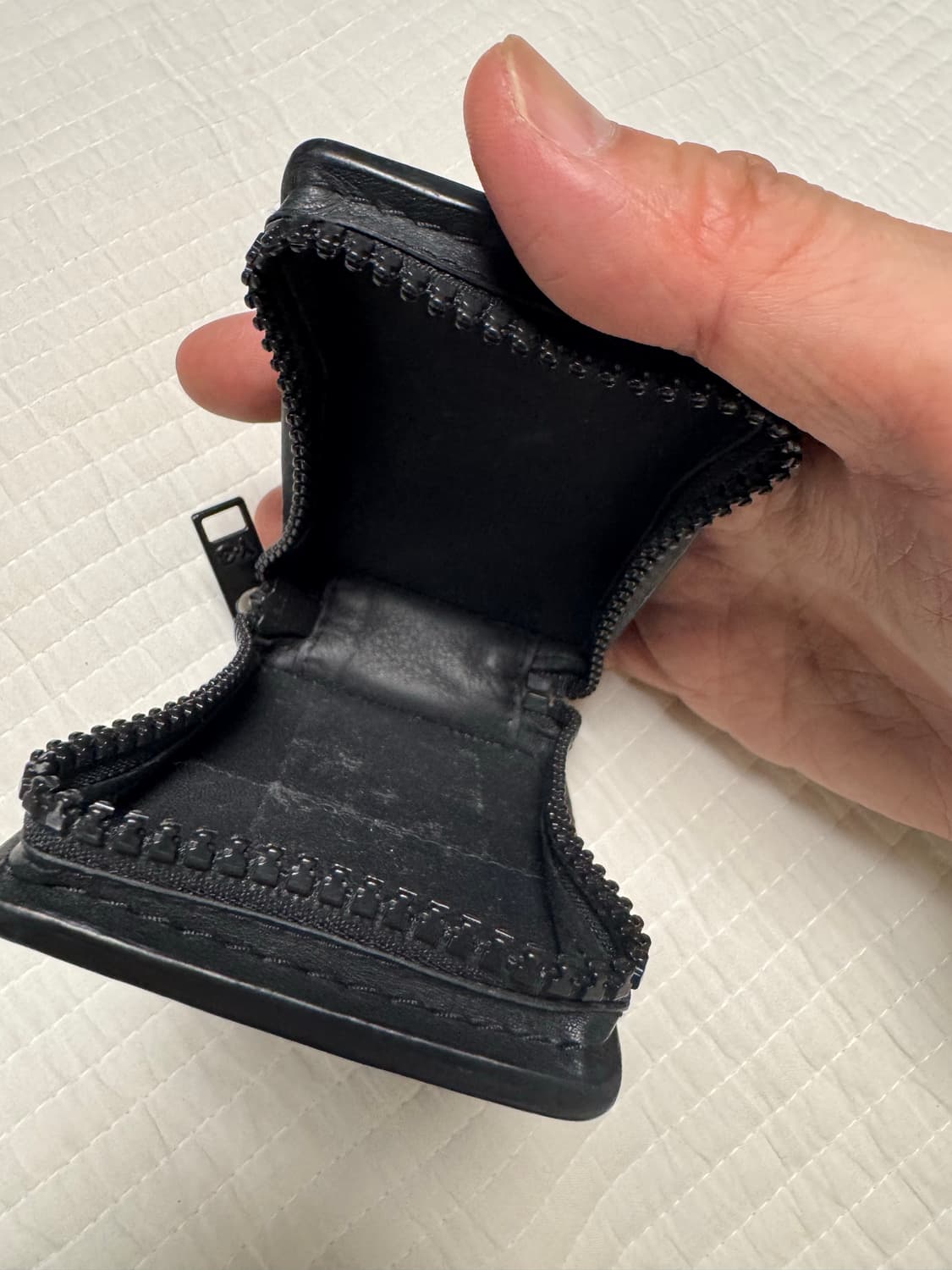 프랑스구매 Y-3 블랙 레더 하드 악세서리 케이스 상품이미지4