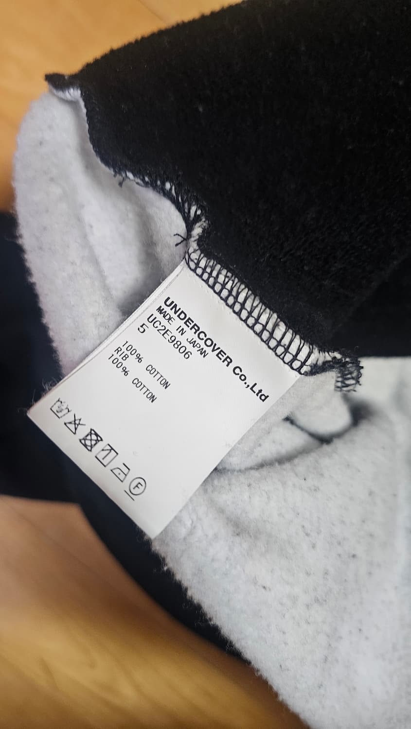 언더커버 25fw 젊은 순교자 스웻셔츠 상품이미지4