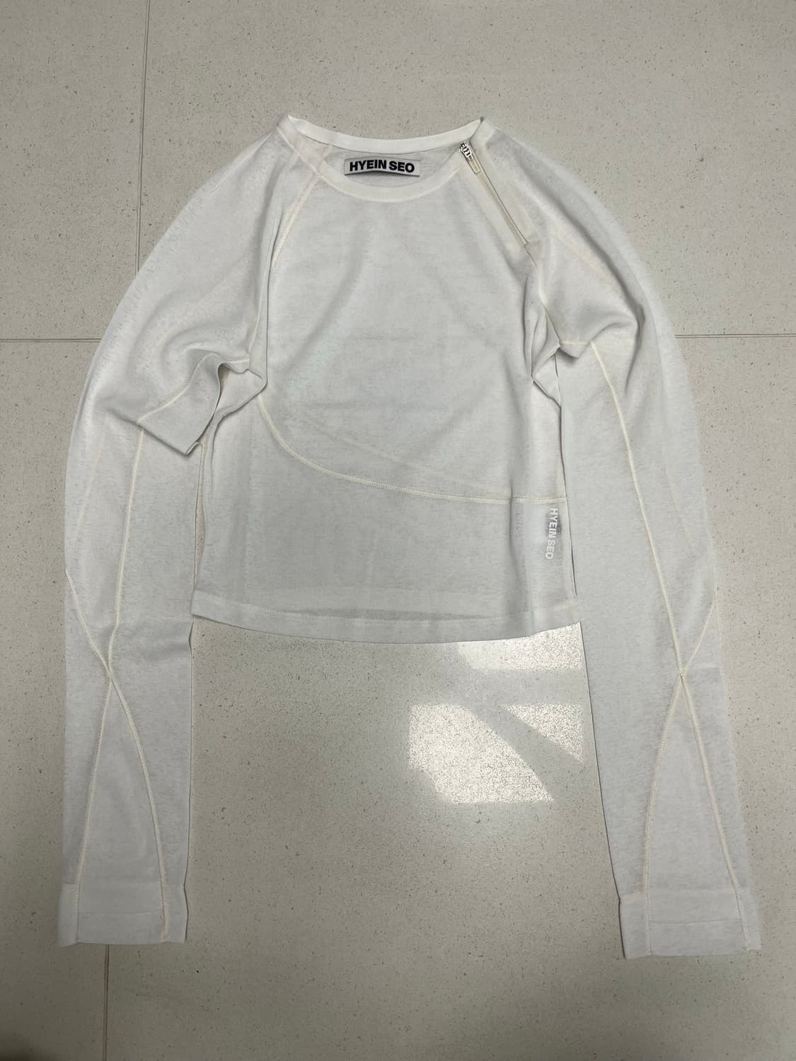 혜인서 Helix Long Sleeve 헬릭스 롱슬리브 화이트 상품이미지5