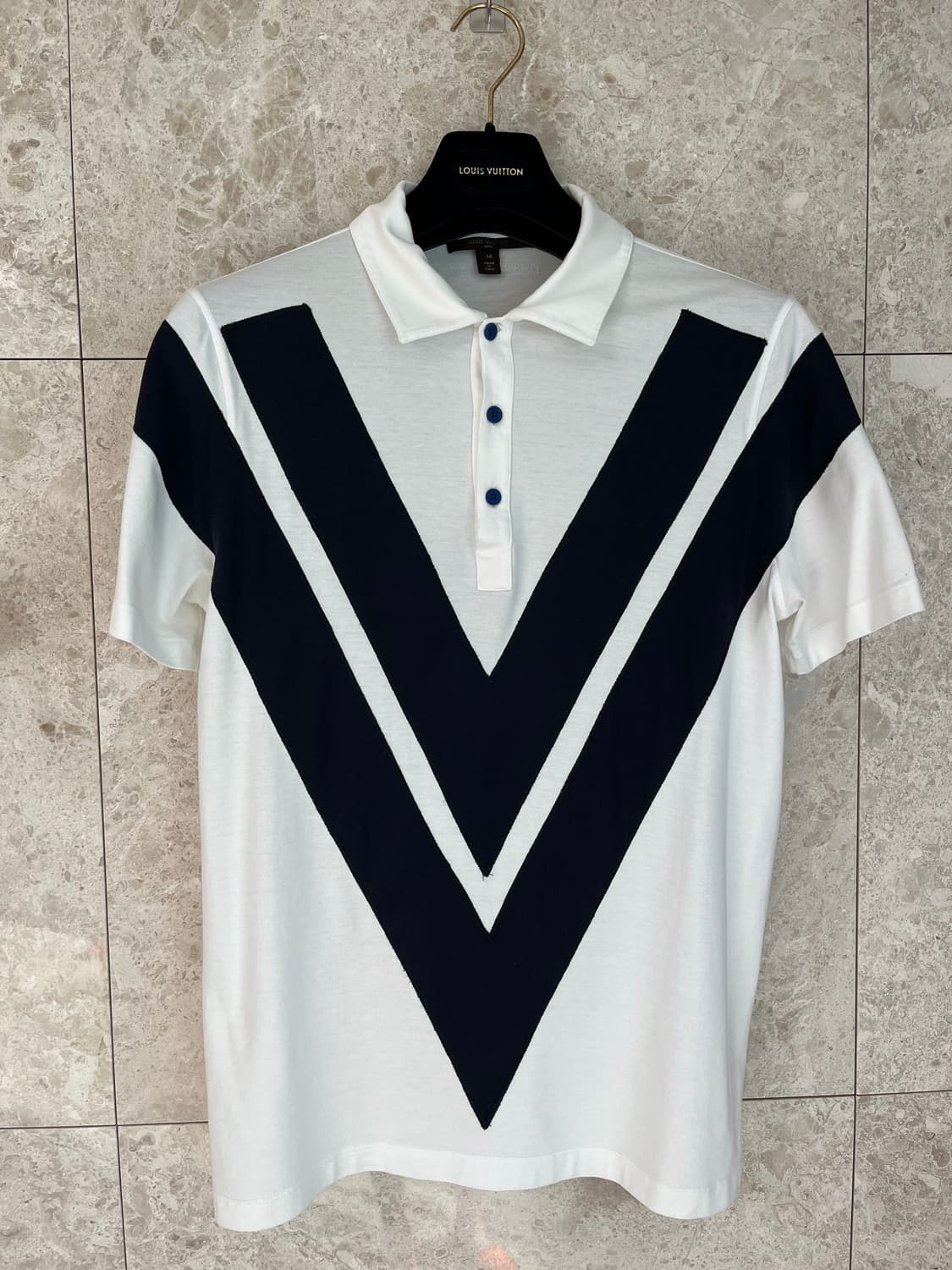 루이비통 남성 V 패턴 폴로셔츠 M 정품 상품이미지1
