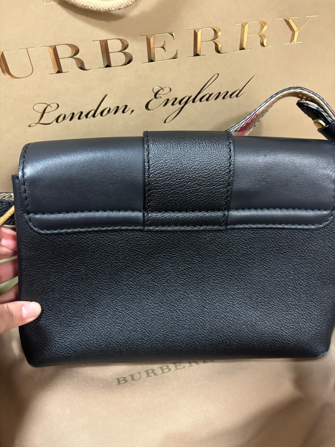 버버리 크로스백 상품이미지4