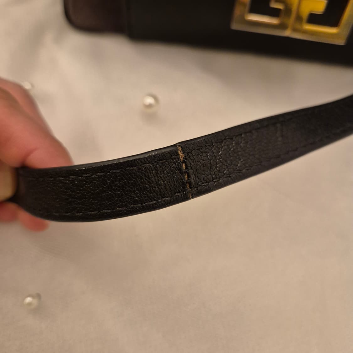 지방시 블랙 레더 GV3 체인 크로스백 상품이미지7