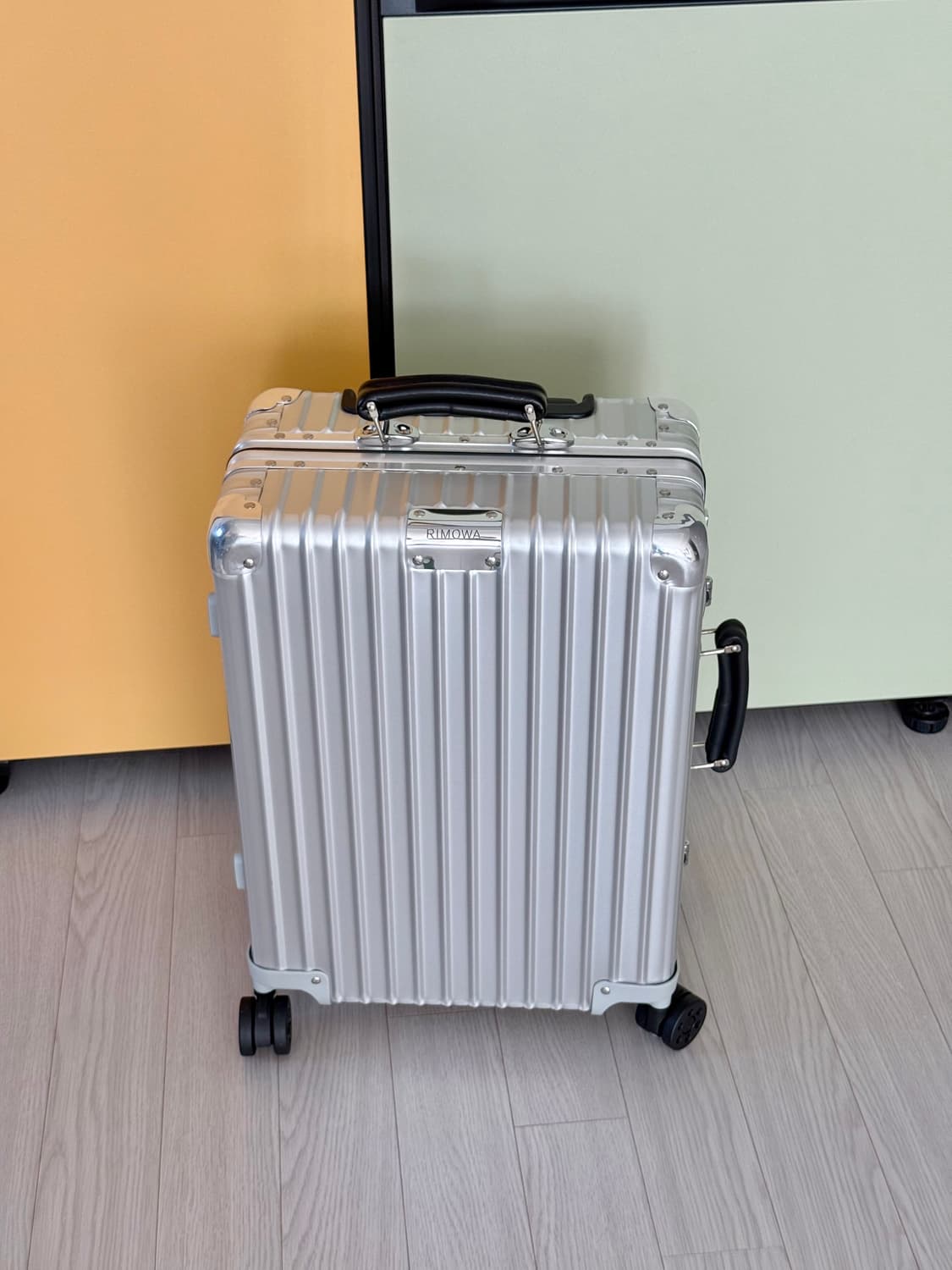 리모와 클래식 실버 캐빈 상품이미지1