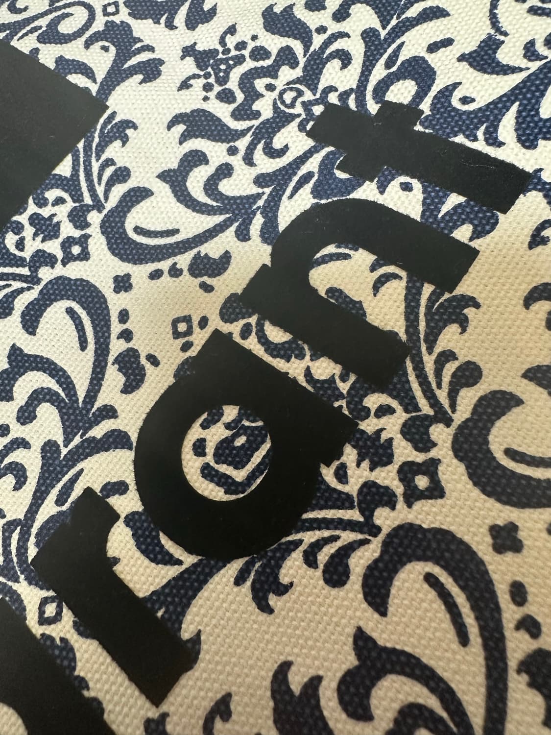 이자벨마랑벨벳 프린트 토트백 네이비 유럽한정판 상품이미지5