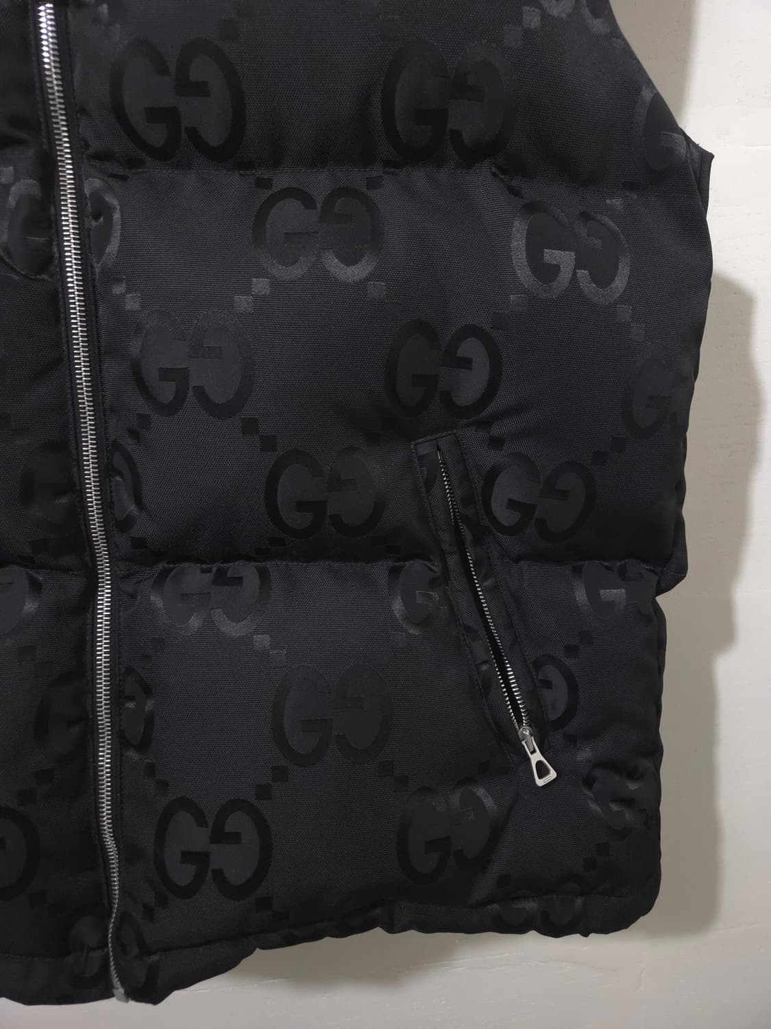 [새상품급] 구찌 풀 모노그램 패딩 조끼 46 Size 상품이미지6
