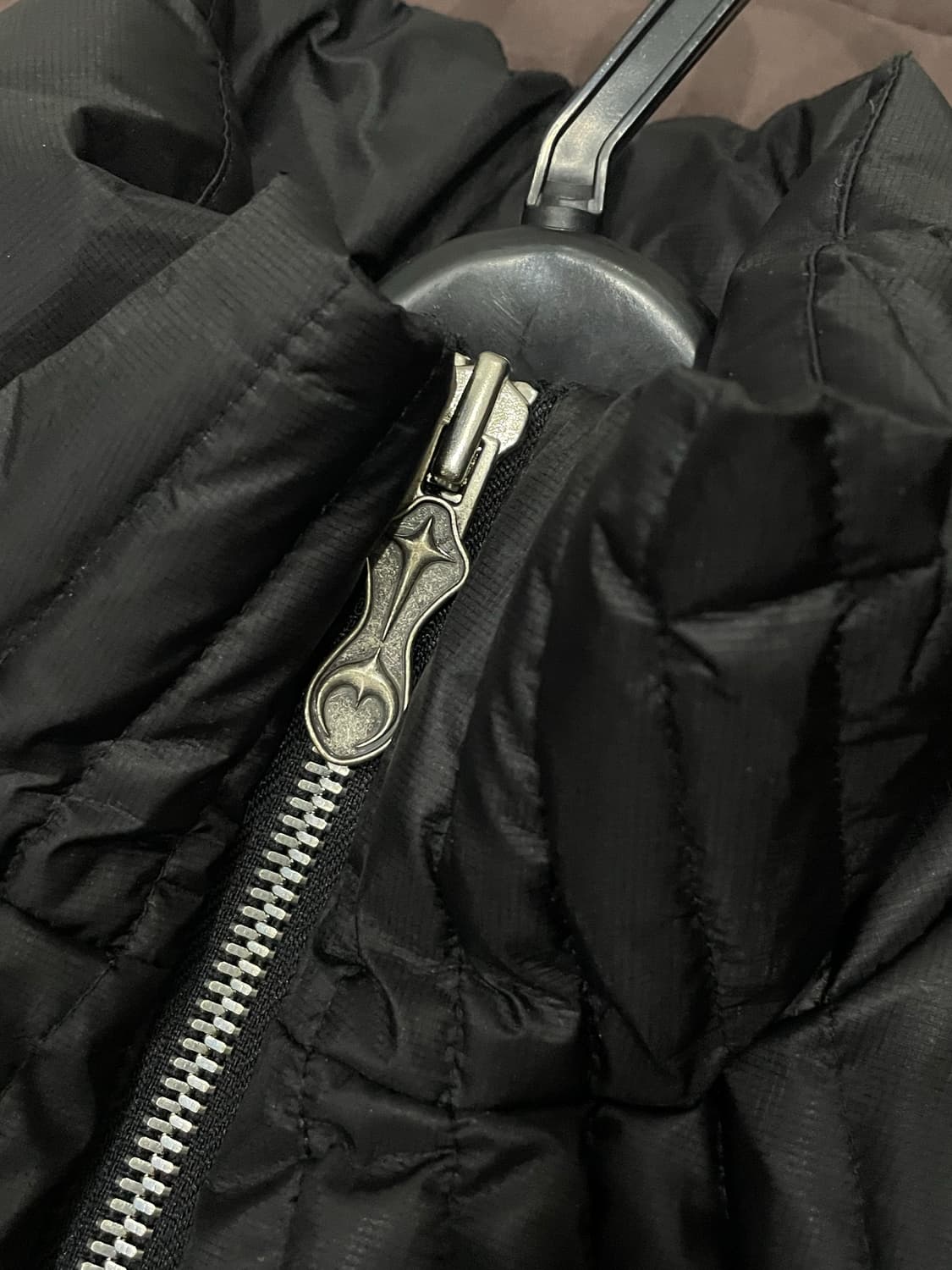 떠그클럽 케이브 구스 다운 조끼패딩 m (새상품/풀박) 상품이미지3