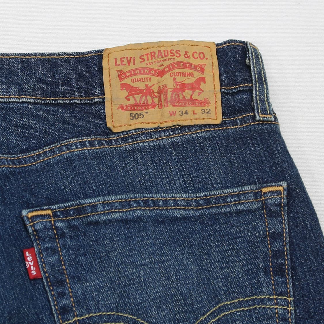 (착용컷) 리바이스 505 (남성용 33.5) 상품이미지8