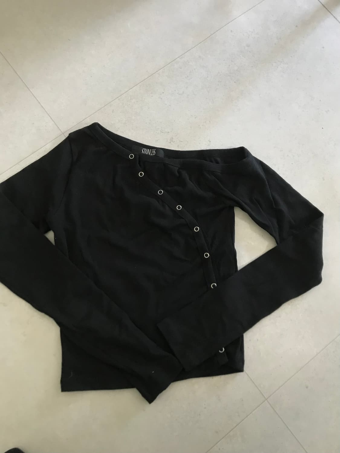 원숄더 티셔츠 블랙 상품이미지1