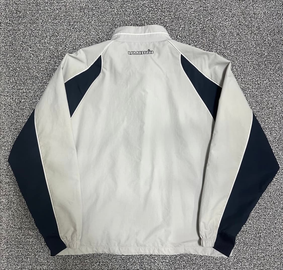 엄브로 오버핏 바람막이 상품이미지2