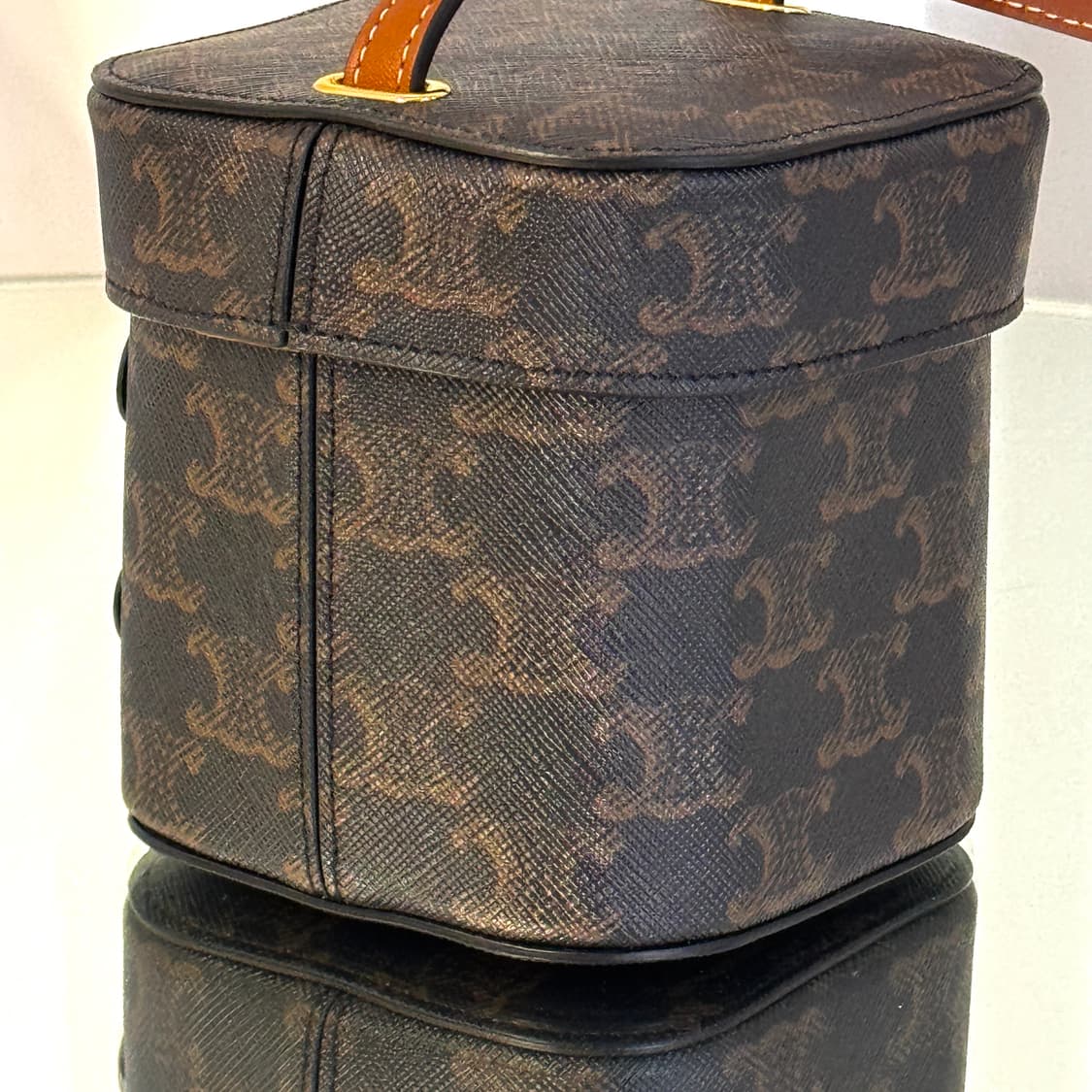 셀린느 트리옹프 퀴르 박스 큐브백  상품이미지4