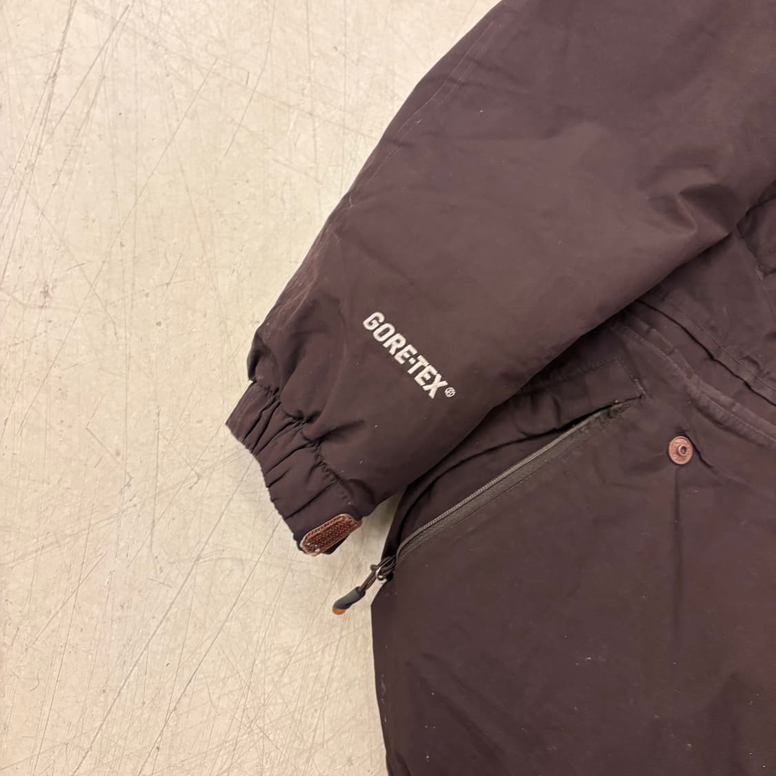 몽벨 브라운 고어텍스 구스다운 패딩 상품이미지3