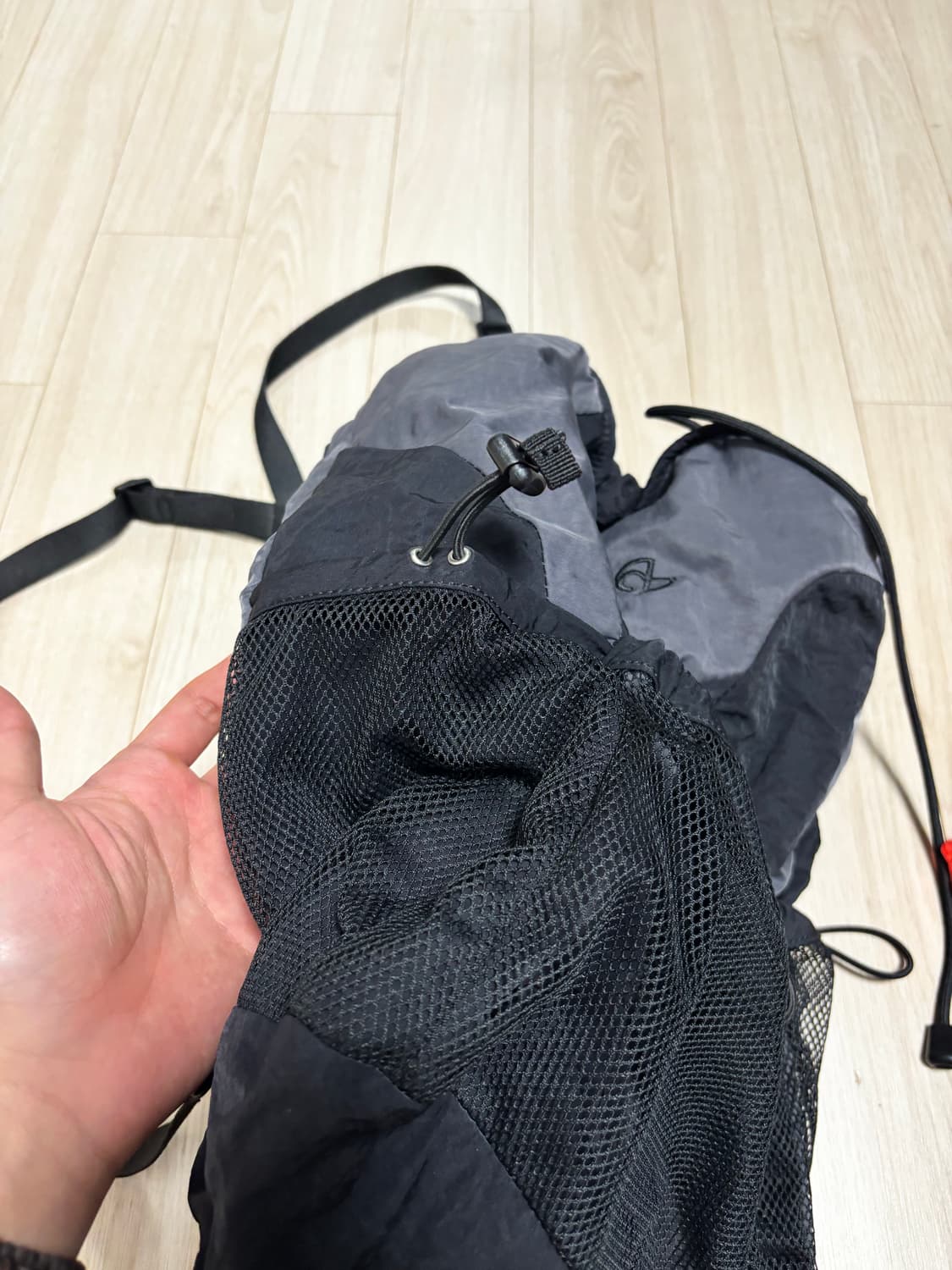 노매뉴얼 C.B 스트링 백 차콜 상품이미지4