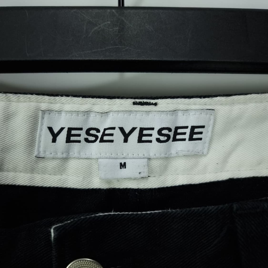 [예스아이씨] 벨티드 루주 테이퍼드 코튼 팬츠 블랙 M19196 상품이미지8