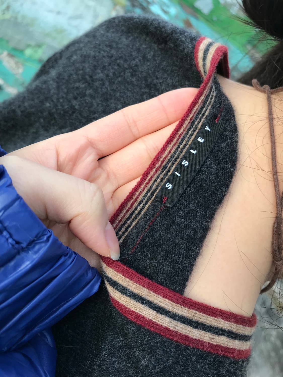 시슬리 브이넥 니트 상품이미지1