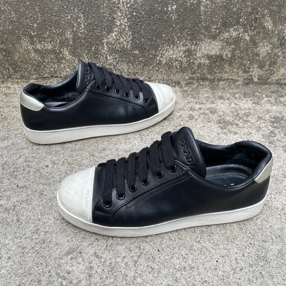 [37] 프라다 로고 레더 여성 스니커즈 (230) 상품이미지2