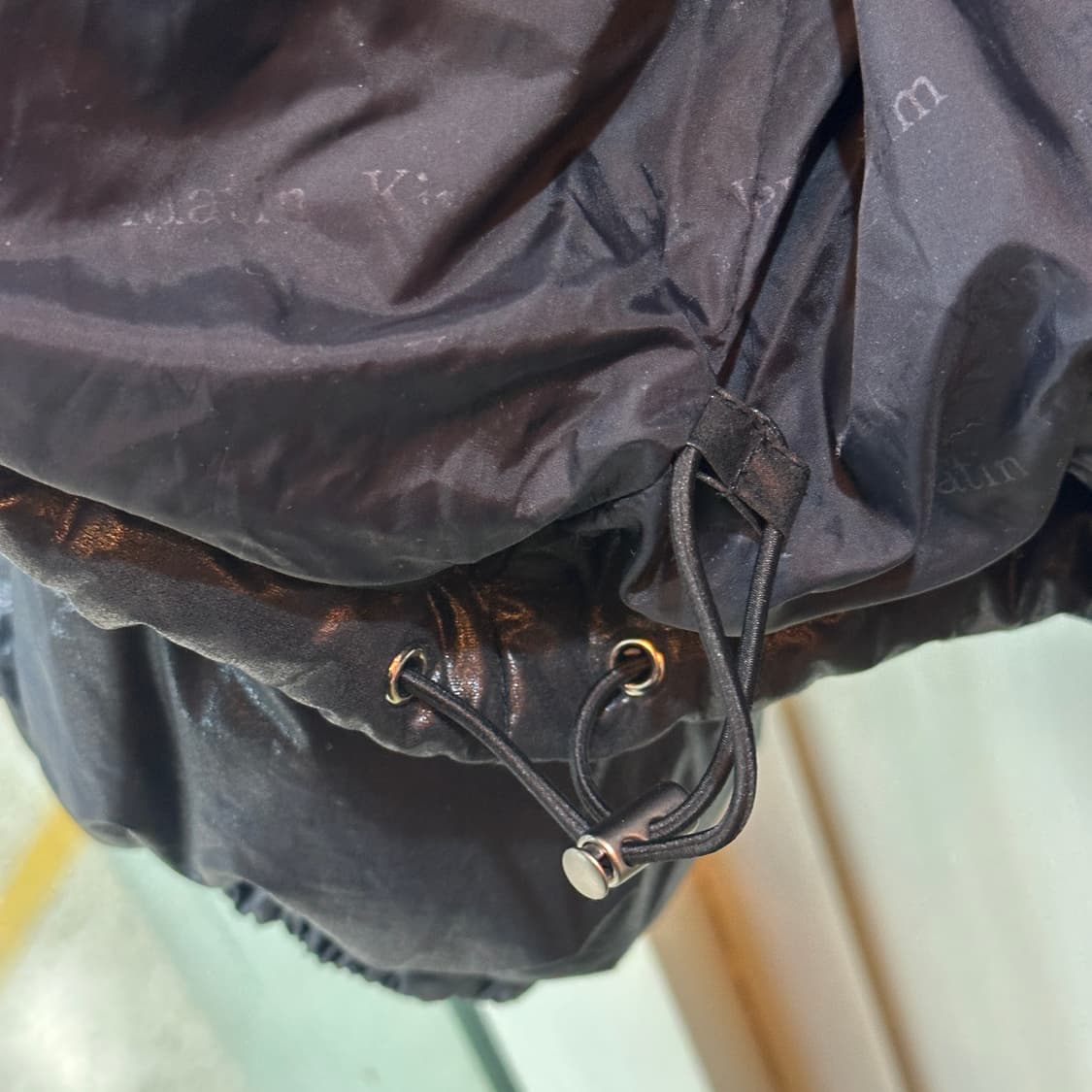 마뗑킴 코팅 덕다운 로고 패딩 상품이미지4