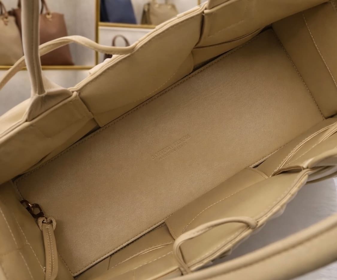 [A급] 보테가베네타 아르코 토트백 스몰 판매합니다!!! 상품이미지3