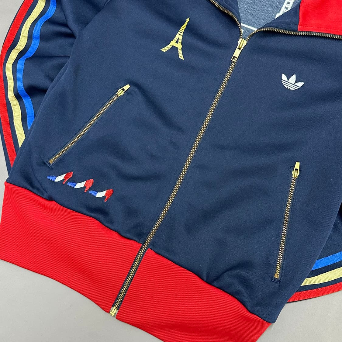 아디다스 파리 에펠탑 빈티지 져지 우먼90 상품이미지5