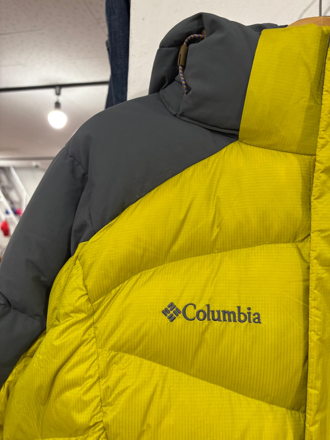 컬럼비아 패딩 상품이미지3