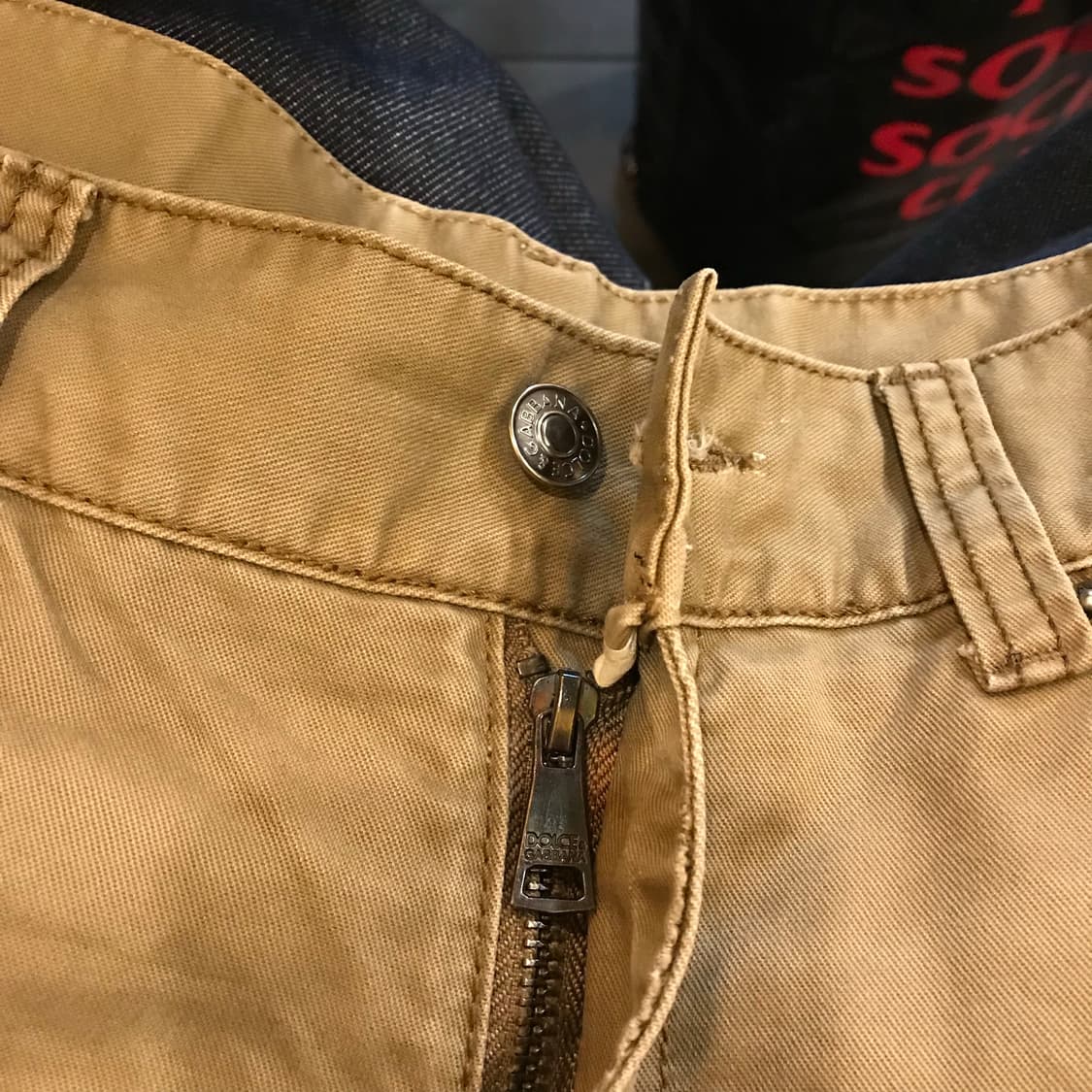 돌체앤가바나 메탈 로고 플레이트 코튼 팬츠 베이지 상품이미지4