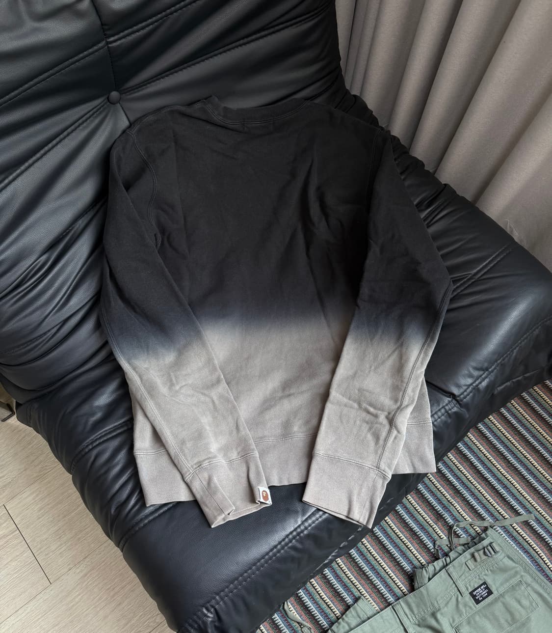 베이프 그라데이션 맨투맨 상품이미지2