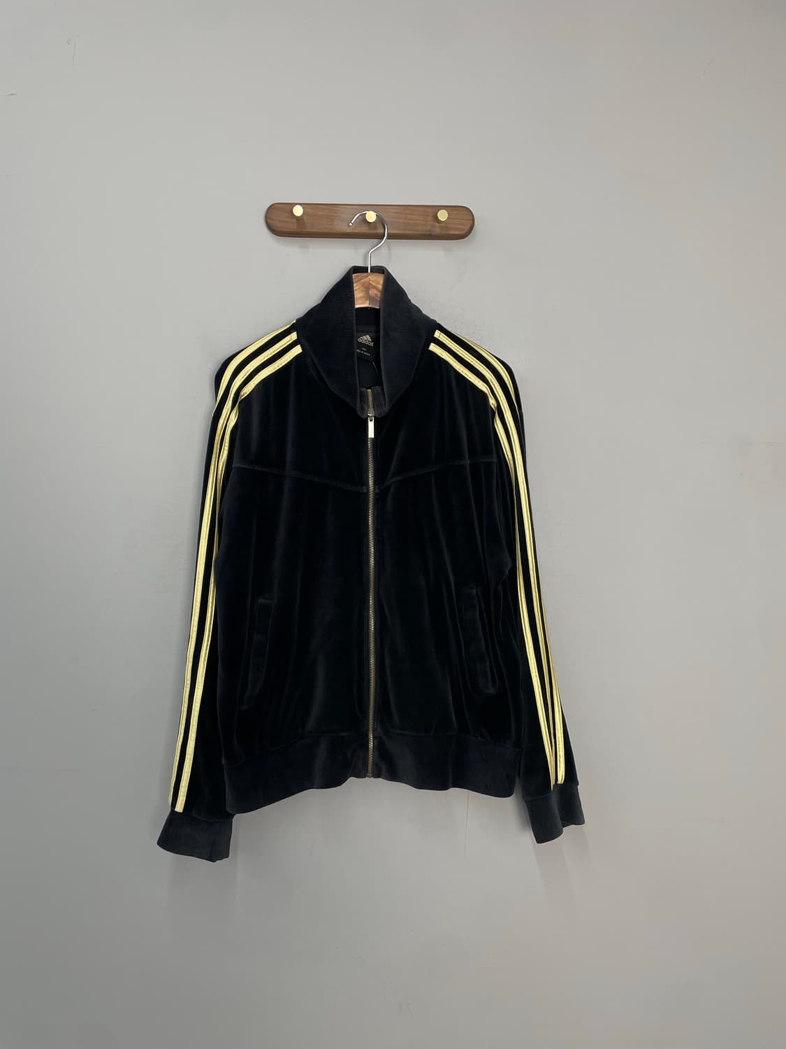 아디다스 블랙 벨벳 백로고 트랙탑 져지 H2076 상품이미지2