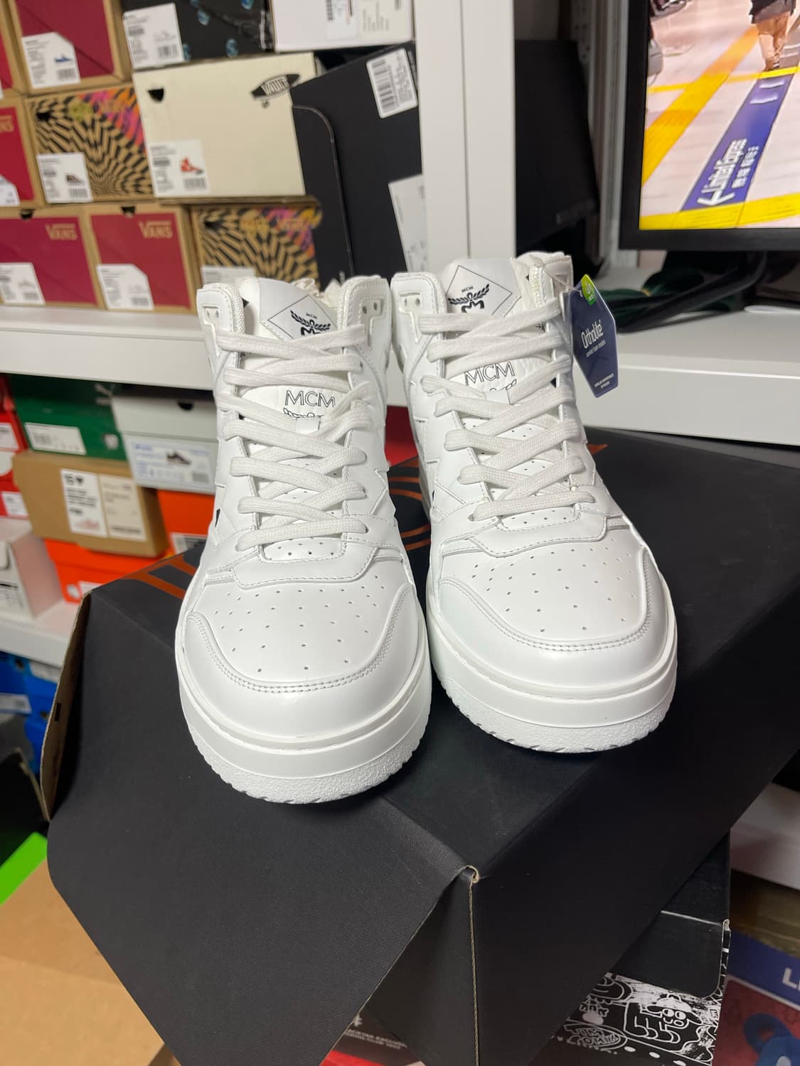 MCM 화이트 하이탑 스니커즈 새상품 상품이미지4