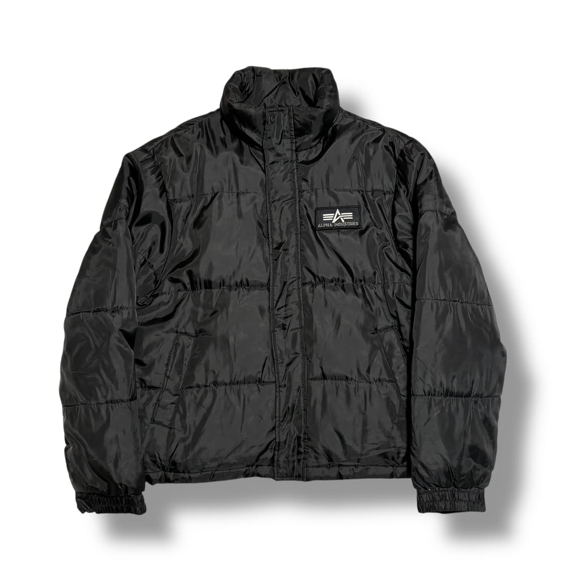 Alpha Industries 패치 다운 블랙 패딩 상품이미지1