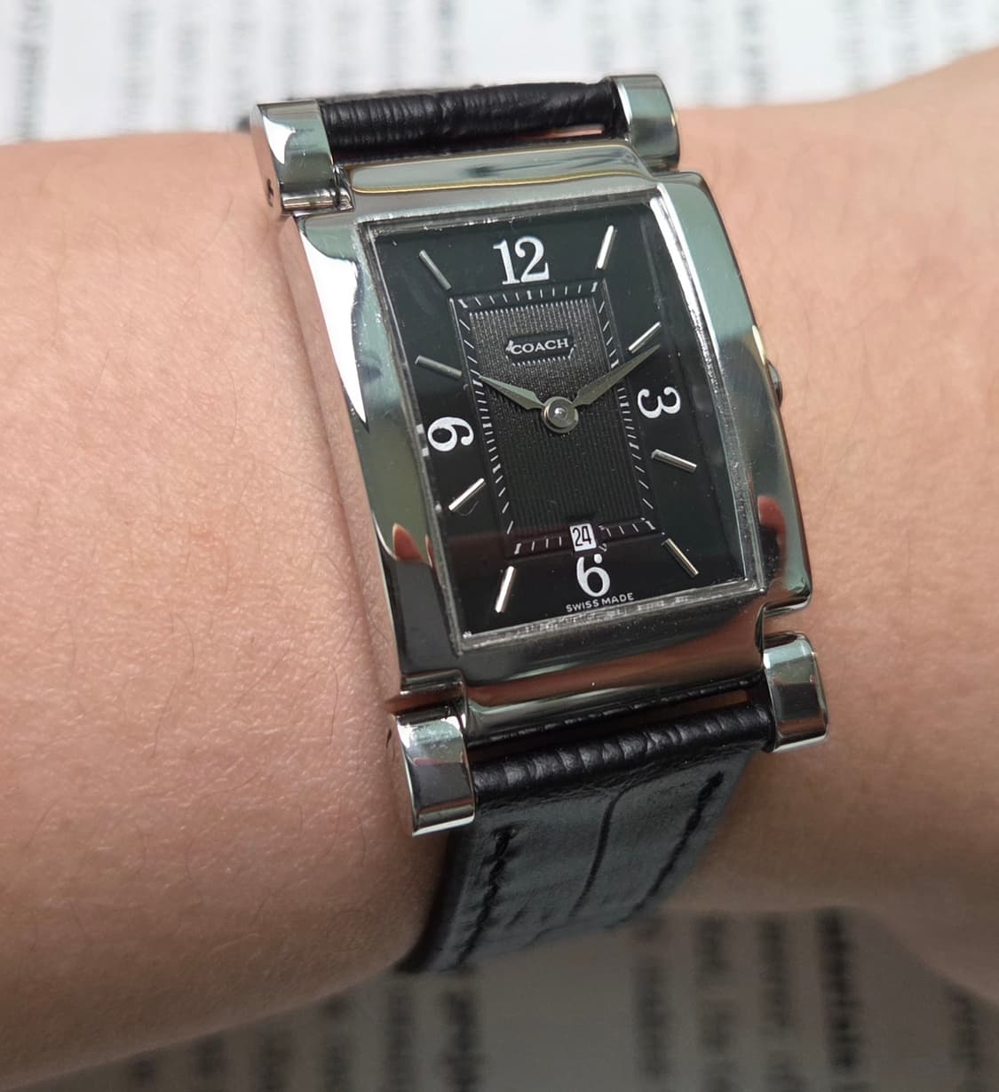 명품 코치 w514 사각탱크 아라빅 블랙 다이얼 쿼츠 드레스워치 상품이미지10