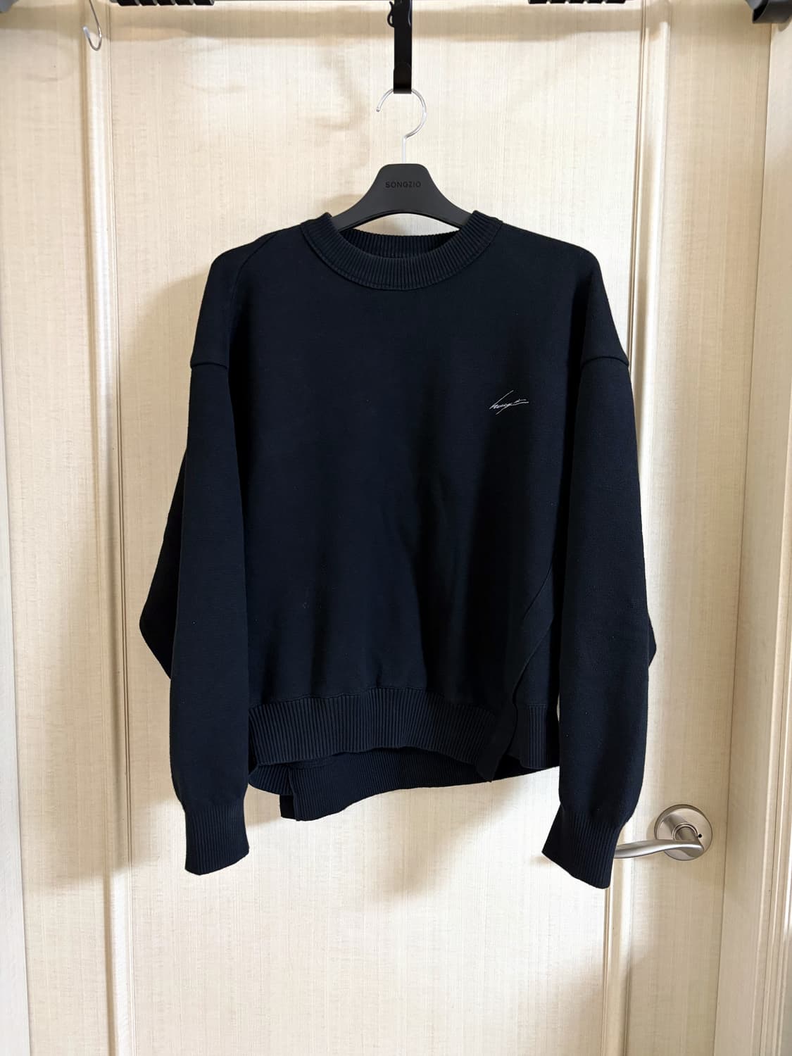 25SS 송지오 컬렉션 미러드 유스 엠브로이드 니트 블랙 46 상품이미지2