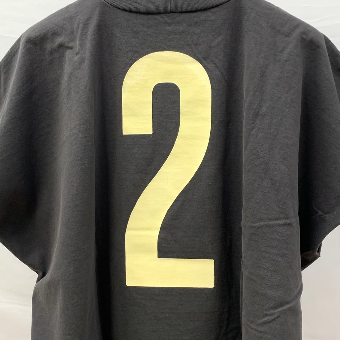 yeezy two box tee 이지 투 박스 티셔츠 상품이미지3