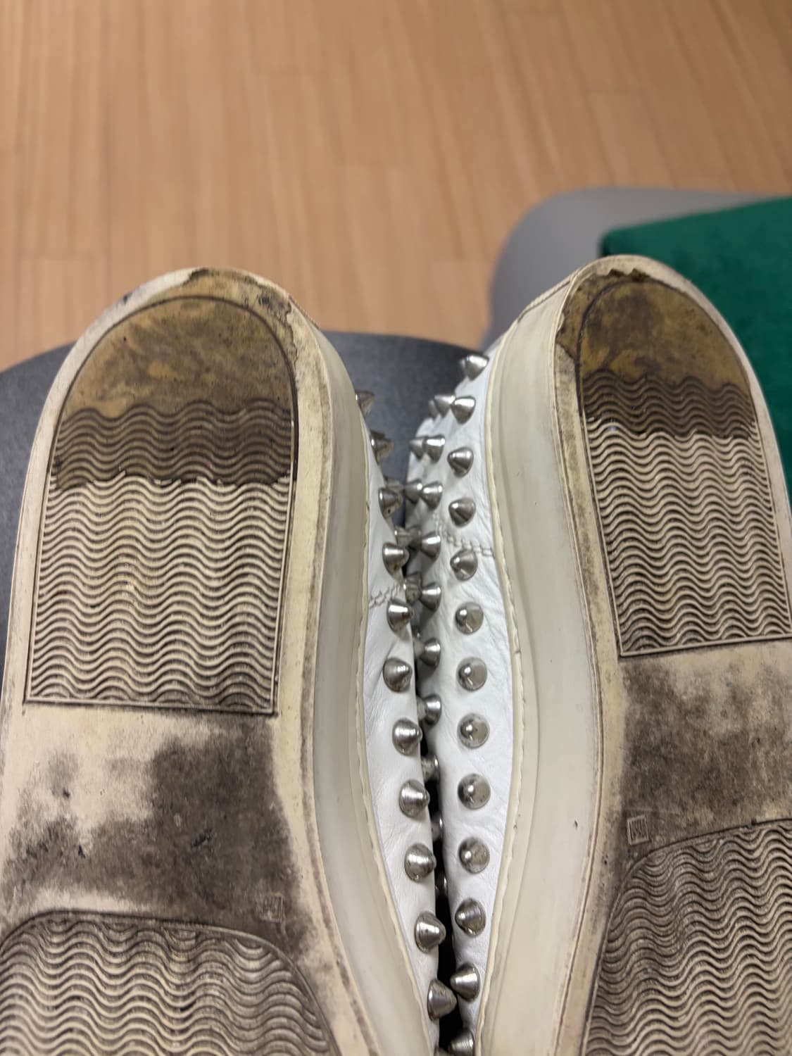 젠치 스터드 스니커즈260 상품이미지4