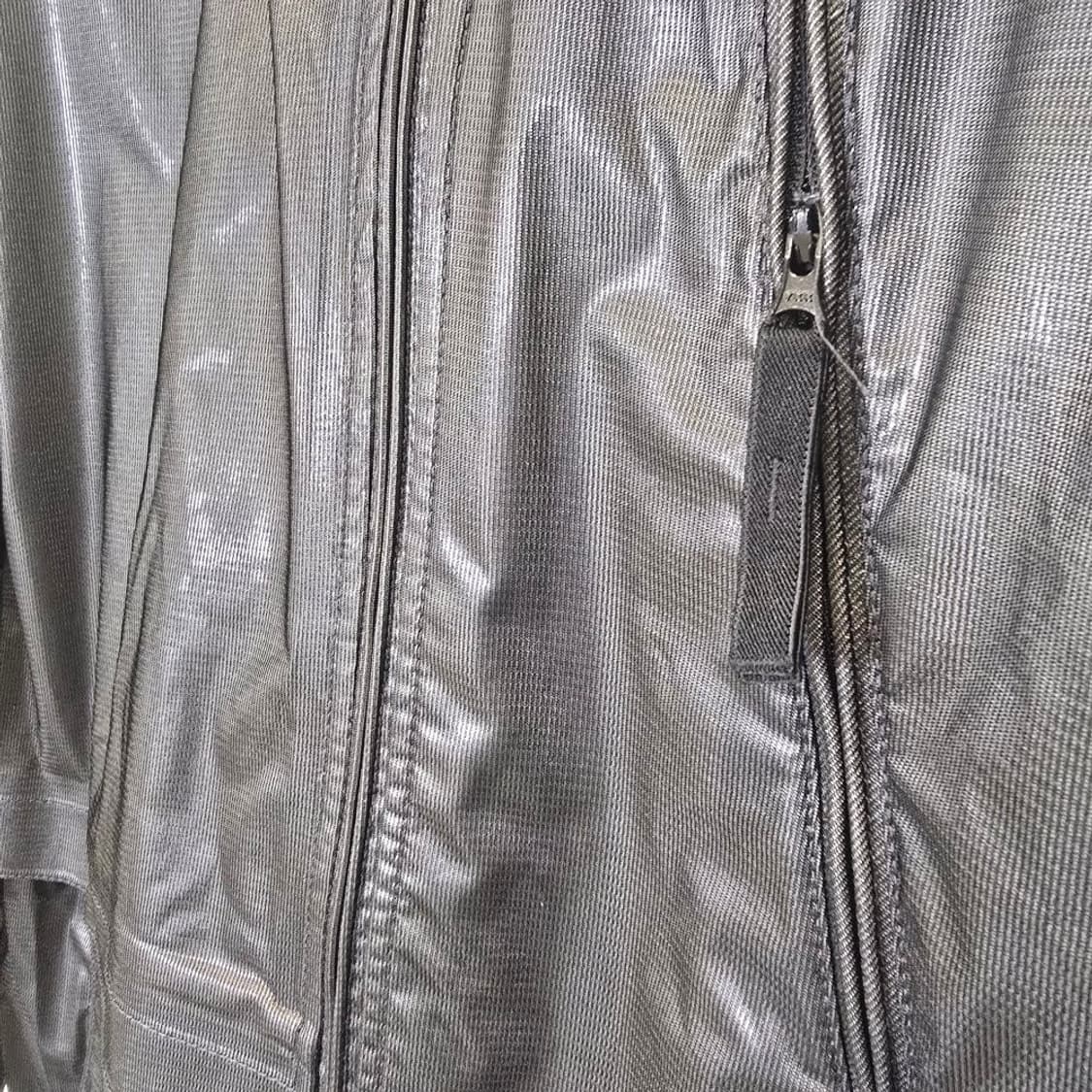 [중고/정품] 스톤아일랜드 메탈릭 런 프루프 나일론 봄버 자켓 L 상품이미지4