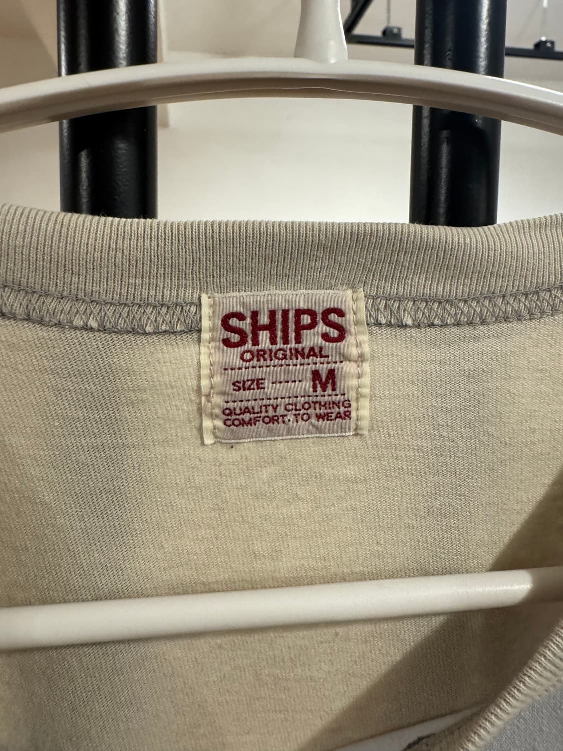 쉽스 그래픽 도트 프린팅 반팔 티셔츠 상품이미지4