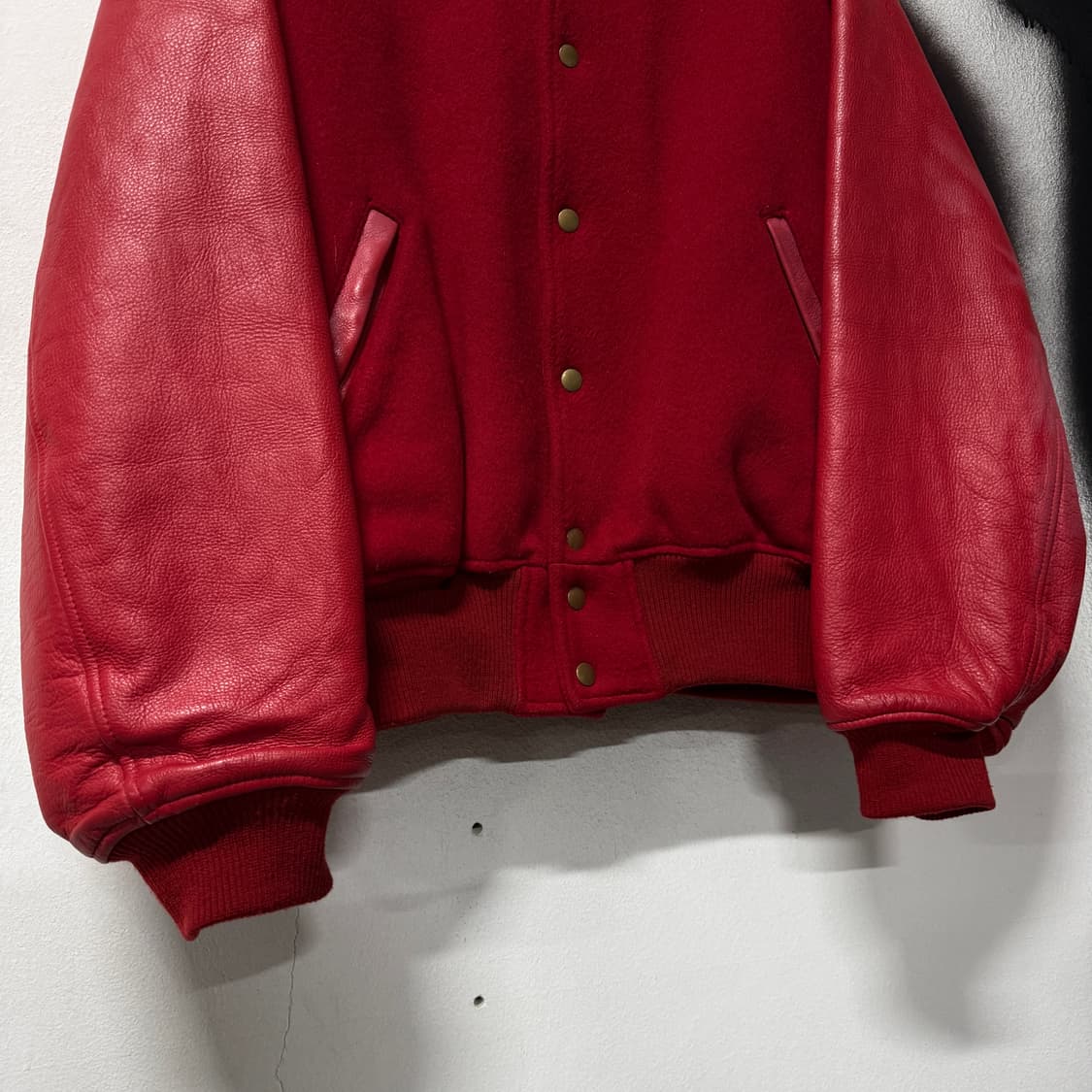 Kaneko Isao 올드스쿨 소가죽 레더암 빅 자수 바시티 자켓 상품이미지5