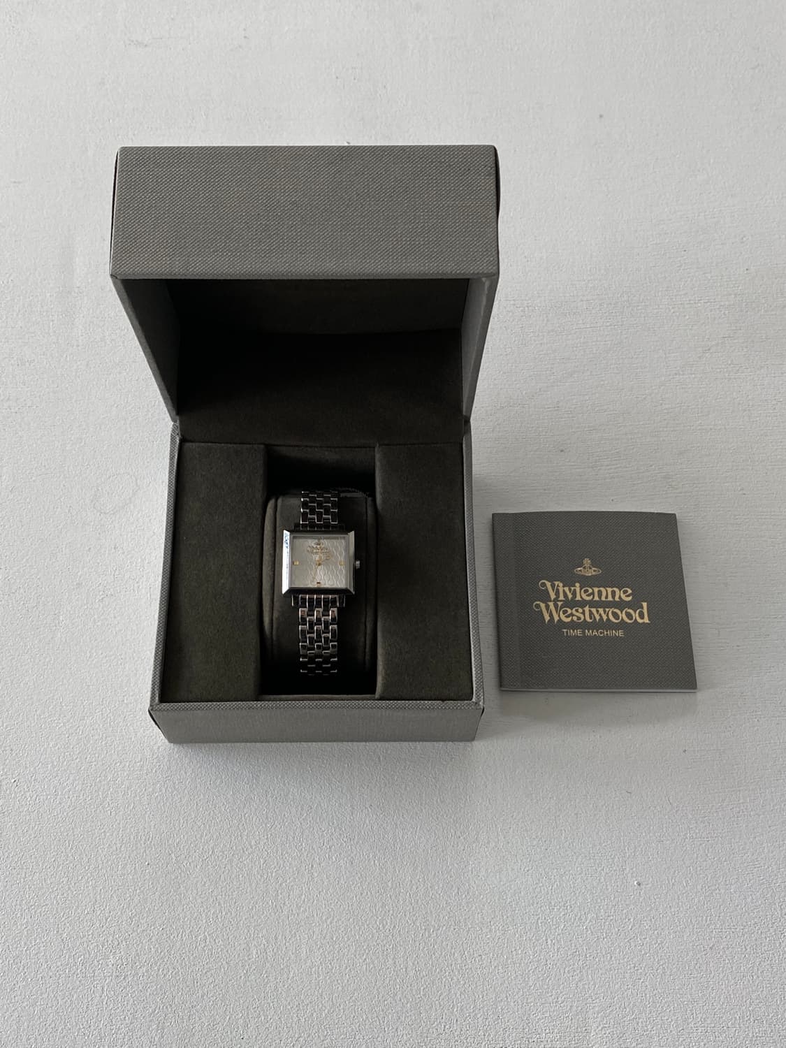 [Vivienne westwood] 쿼츠 시계 상품이미지2