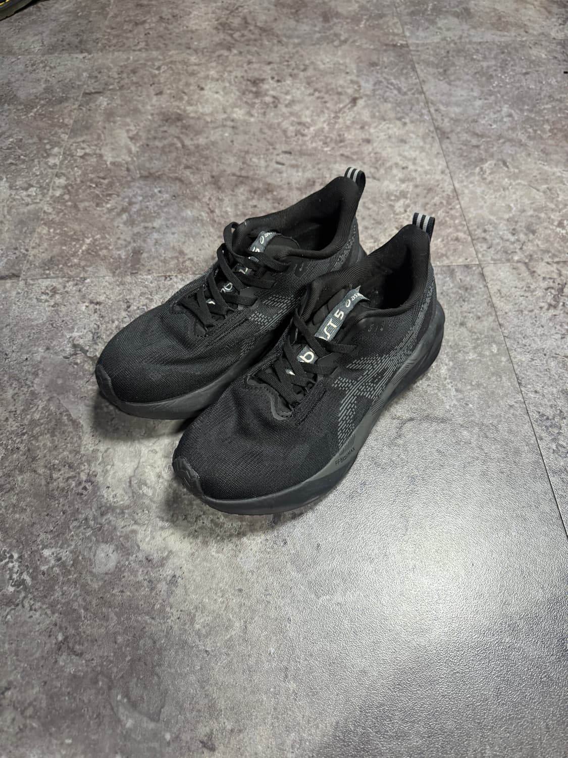 아식스 노바블라스트 240 상품이미지1