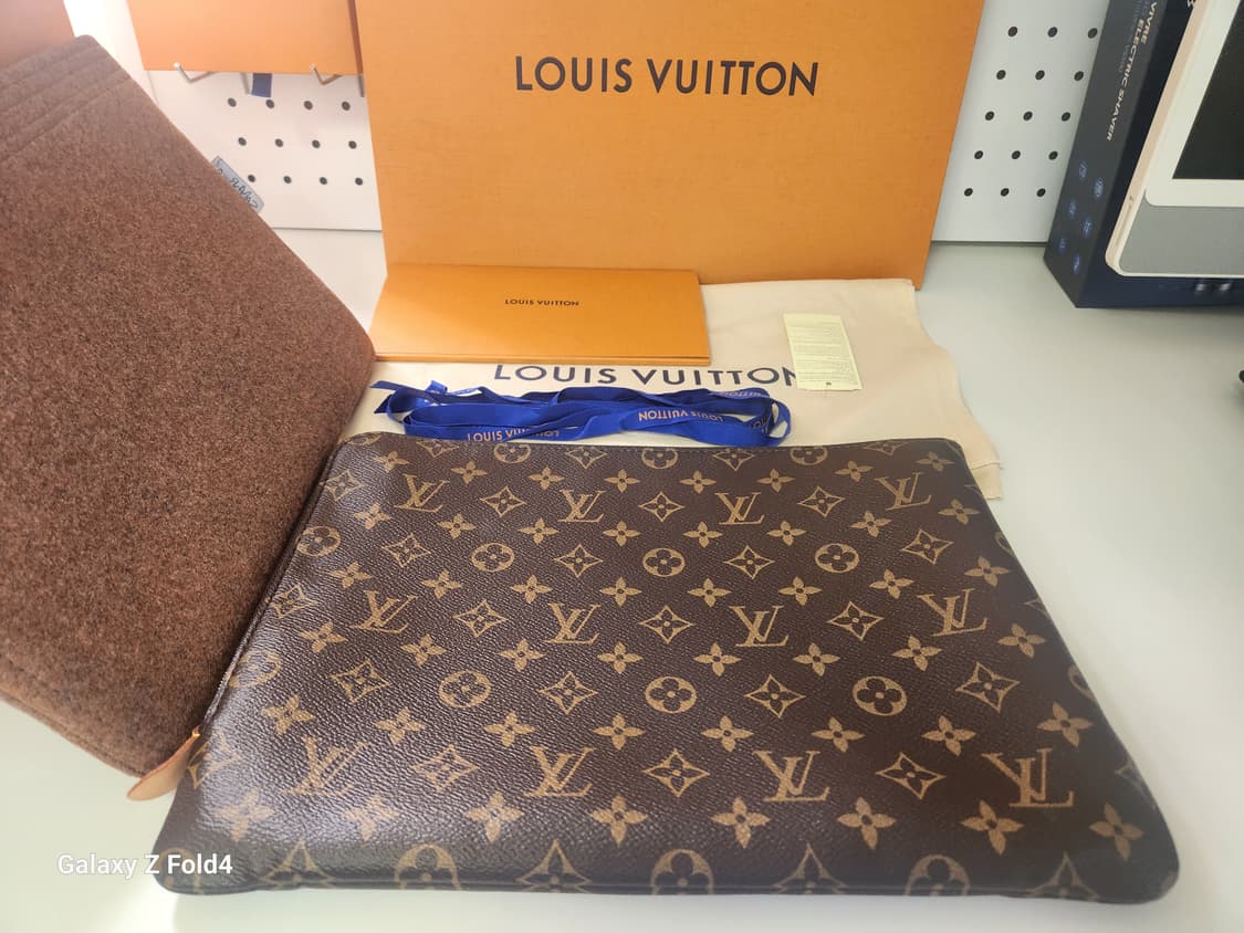 [S급]루이비통 에튀 보야주 모노그램MM 클러치 새상품급 판매합니다 상품이미지2