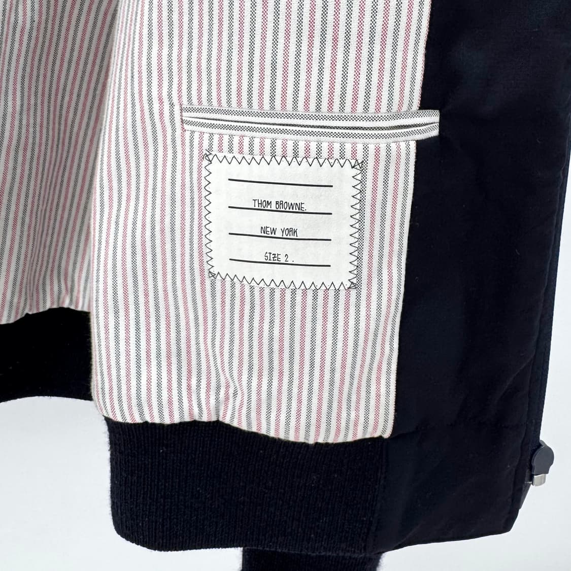 [2사이즈] 톰브라운 사선완장 블루종 봄버 자켓 네이비 (MJO030A) 상품이미지8