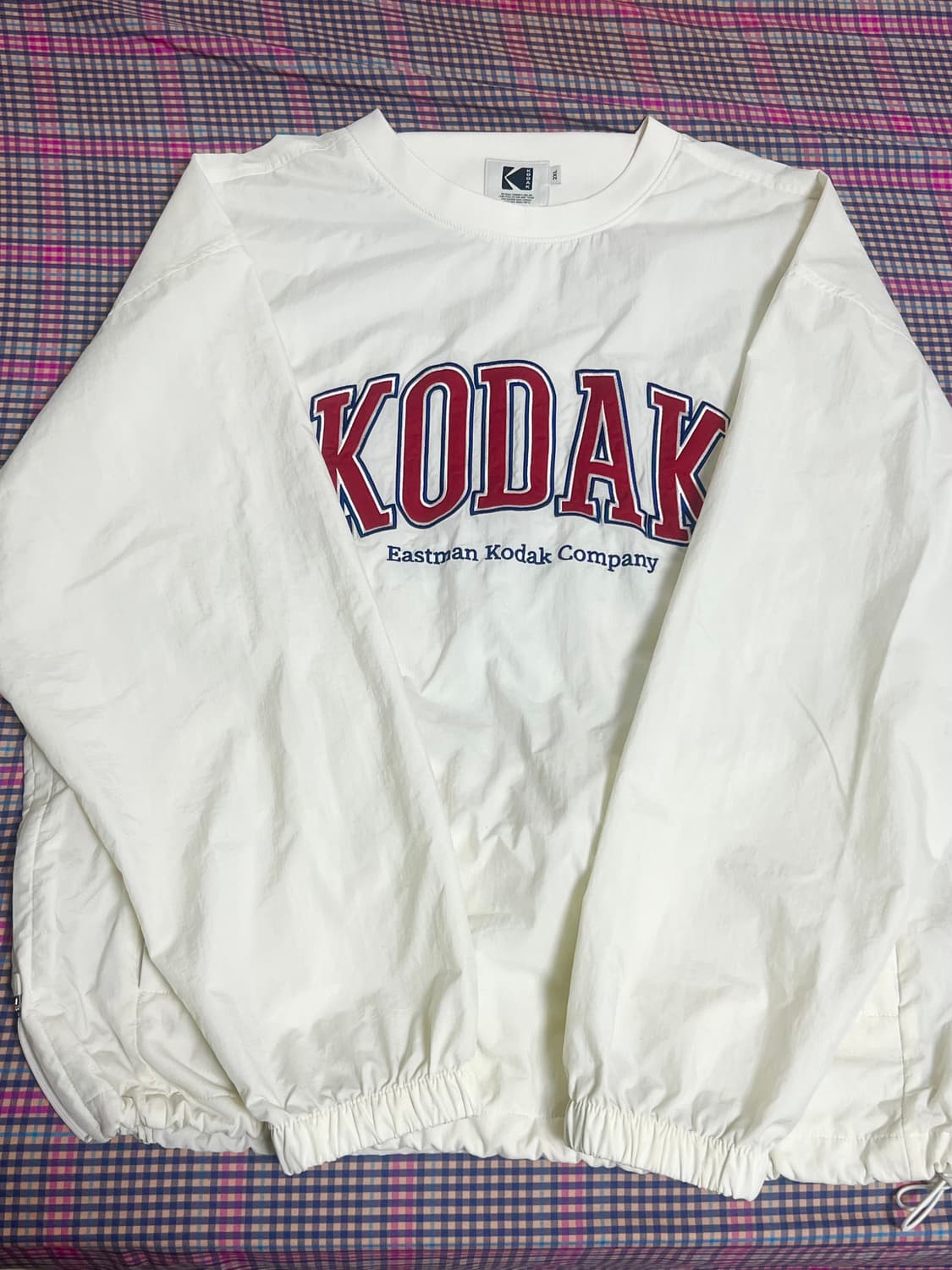 코닥 화이트 아노락 바람막이 2XL 에센셜 워딩로고 피스테 맨투맨 상품이미지1