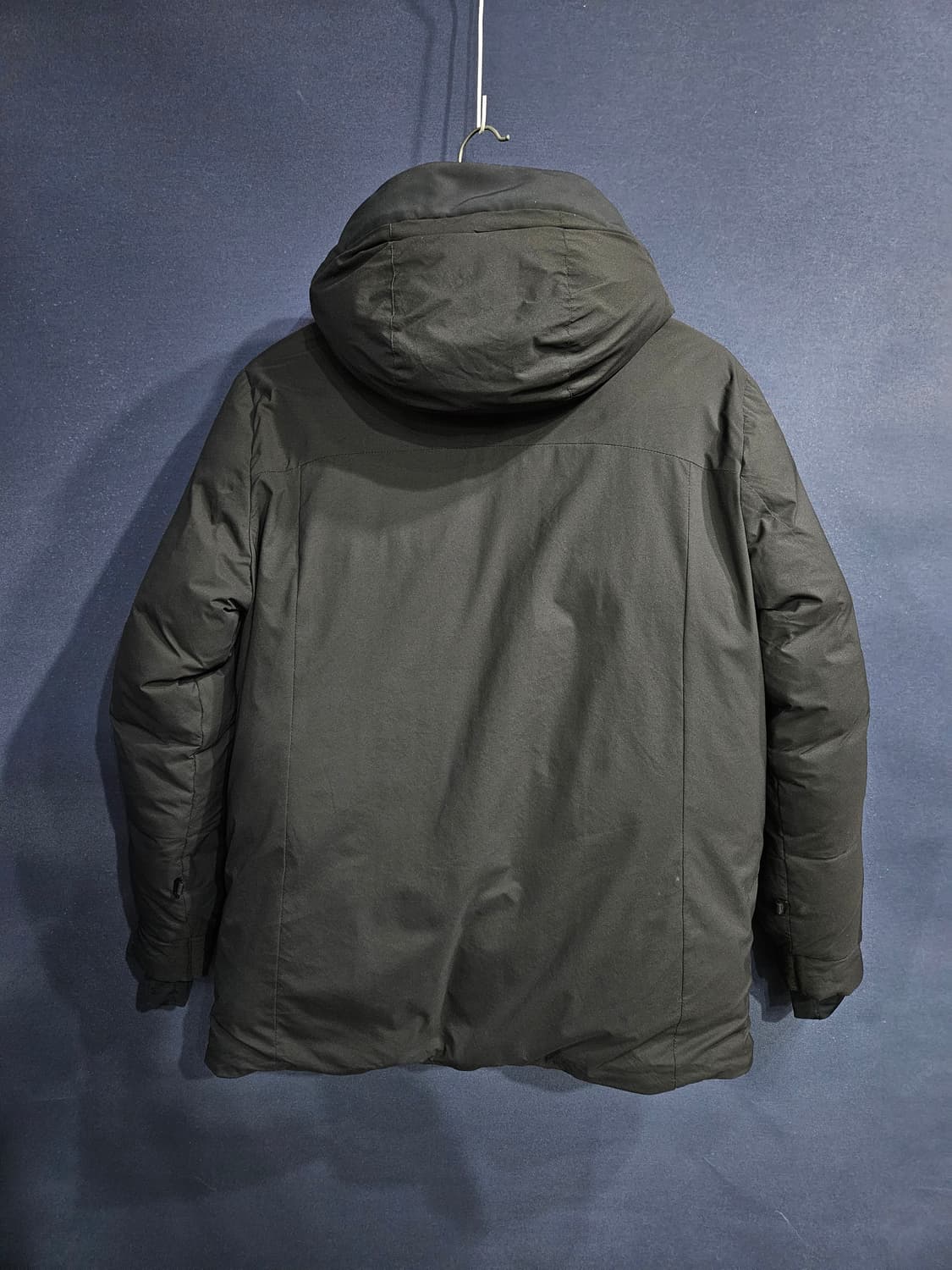 아이더 블랙컬러 남성 95 구스다운 대장급 패딩  상품이미지2