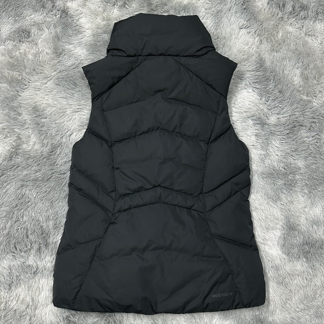 언더아머 스톰핏 다운 패딩조끼 상품이미지3