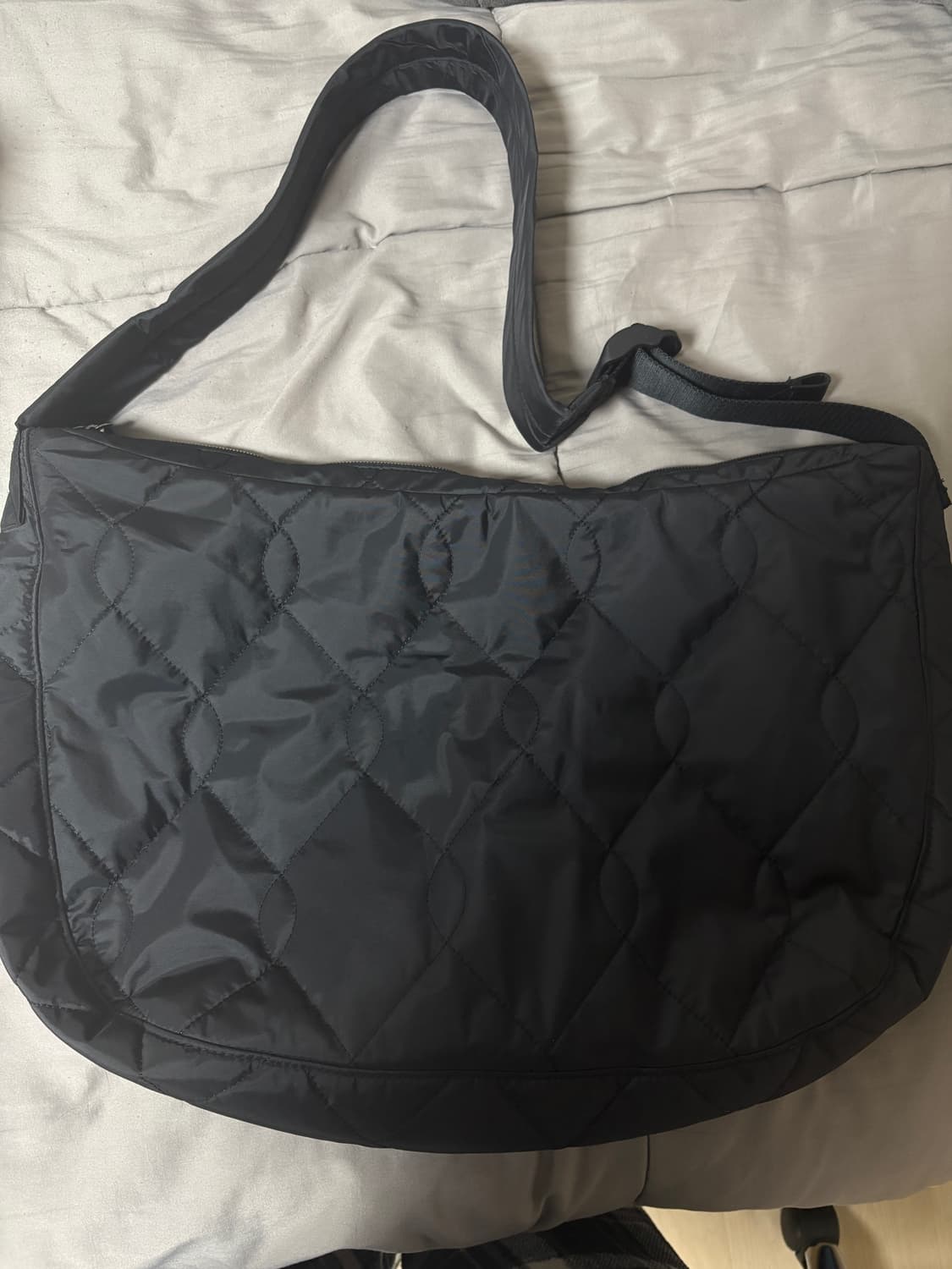 코스 퀄티드 크로스바디 메신저백 상품이미지2