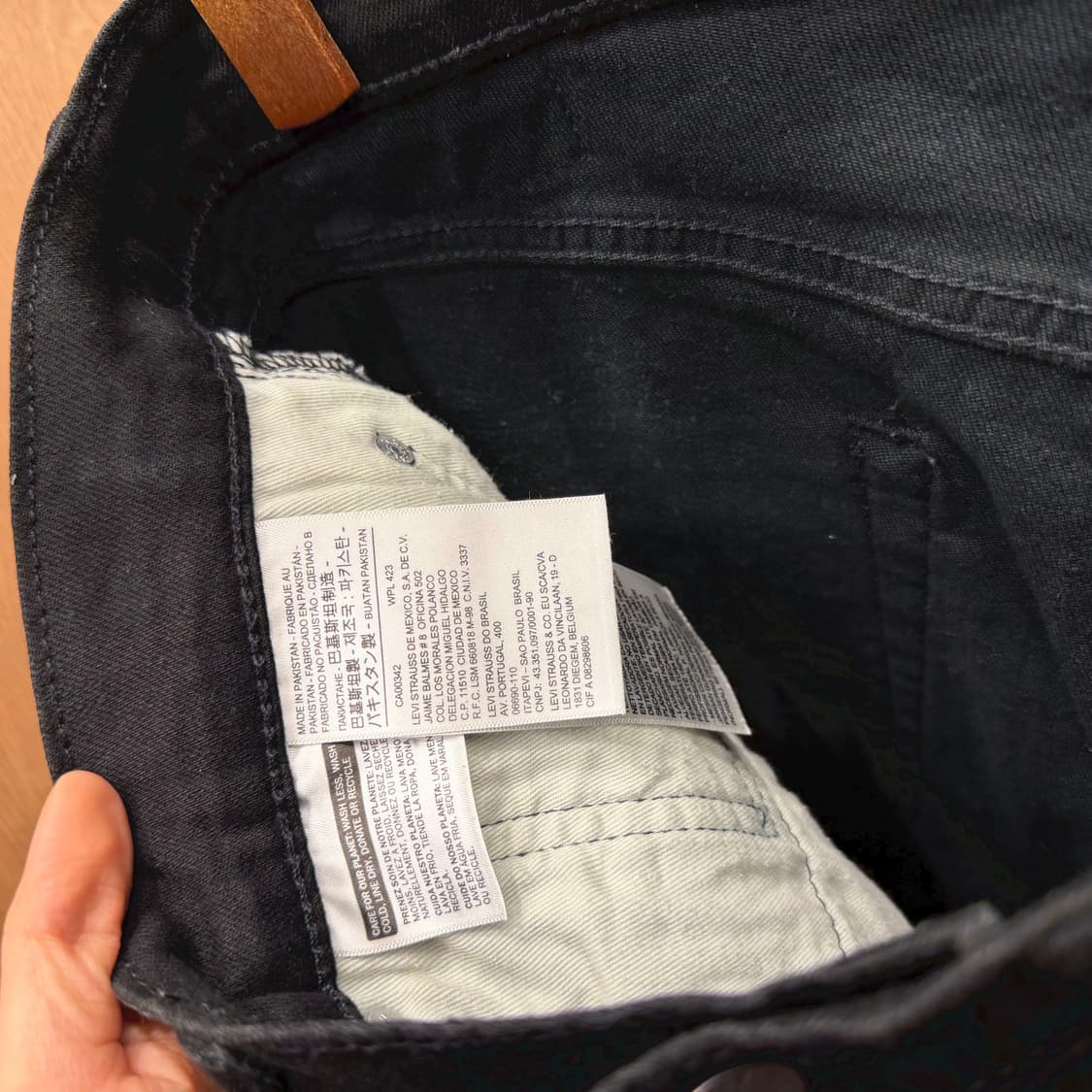 리바이스 511 코튼 팬츠 디스트로이드 로고 탭 디테일 레귤러핏 블랙 상품이미지7