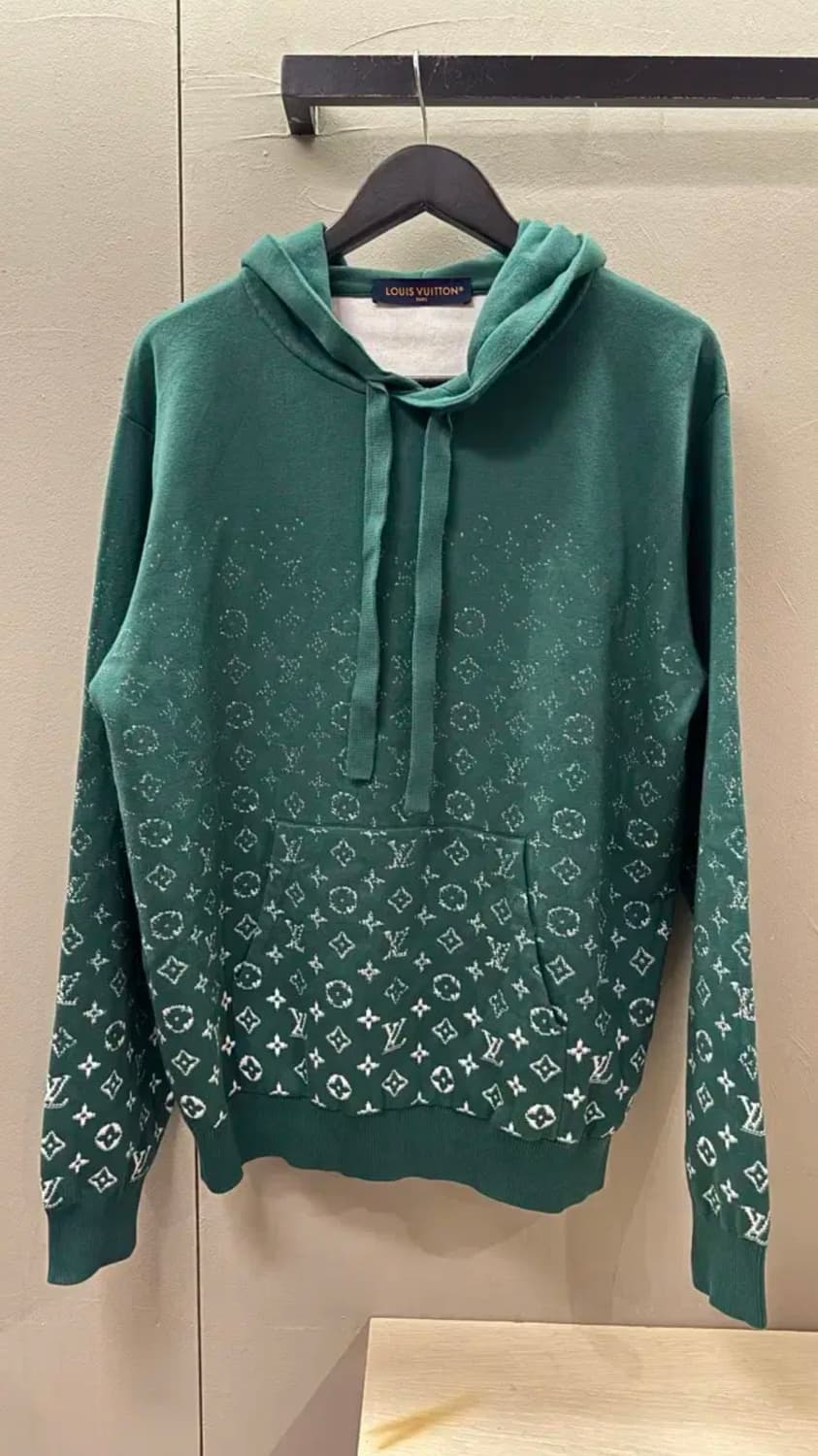 [새 상품/택 보유]루이비통 남성 그라디언트 후드티 L 사이즈 상품이미지1