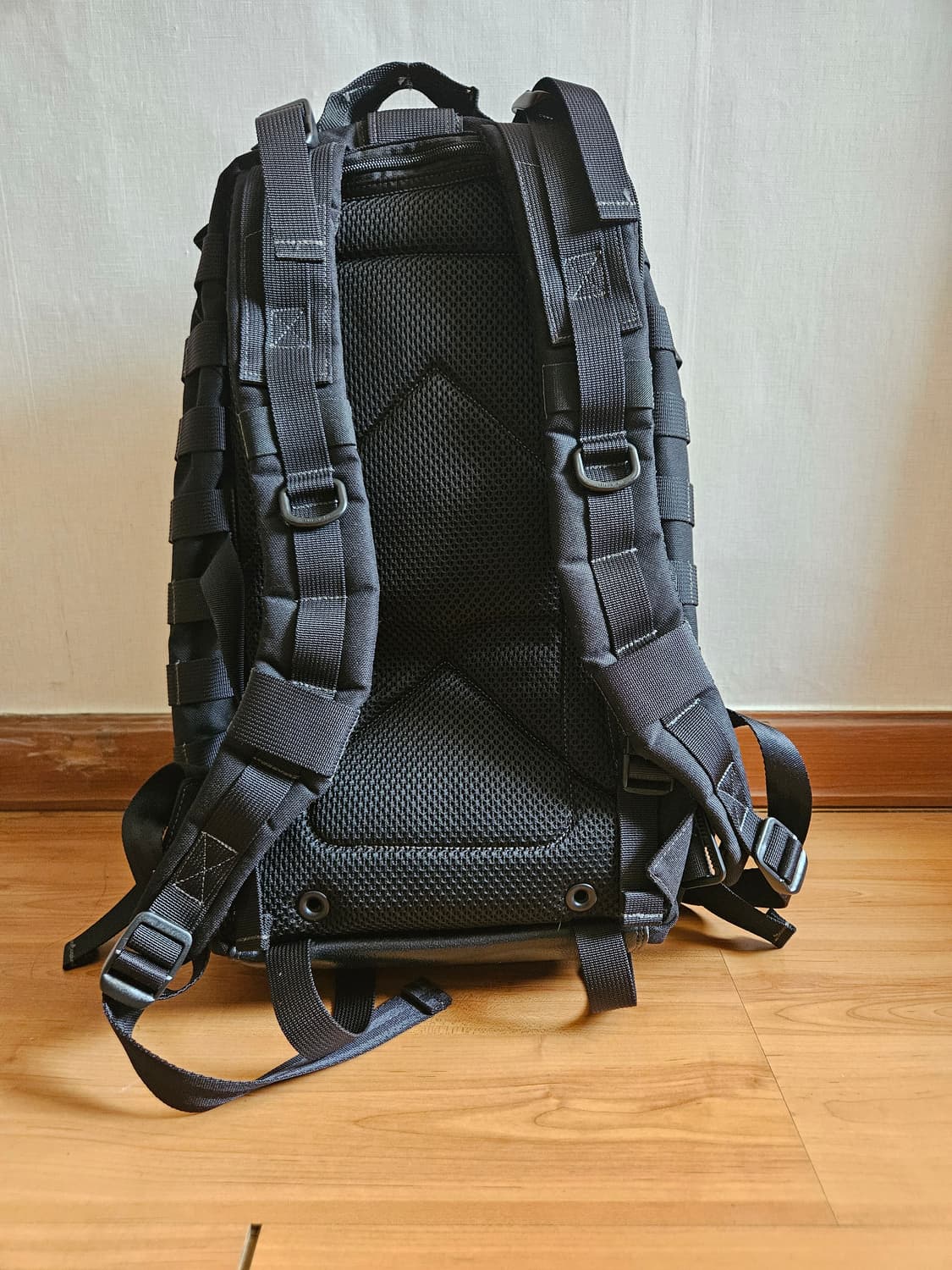 미사용) 맥포스 슈퍼팔콘 블랙 백팩 가방 상품이미지2