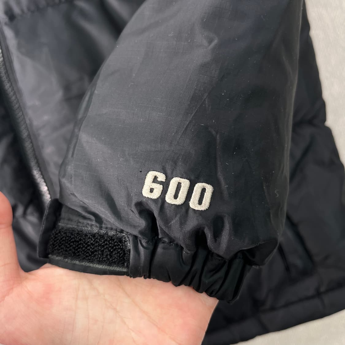 100 노스페이스 센터로고 600 경량 패딩 상품이미지5